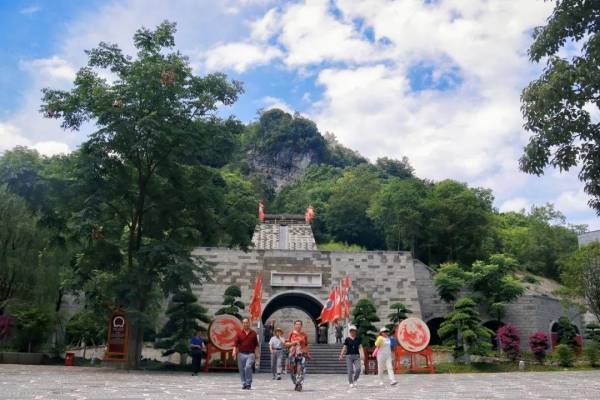 鄨水·云门囤以青春之名邀请遵义地区全体学生免费畅游