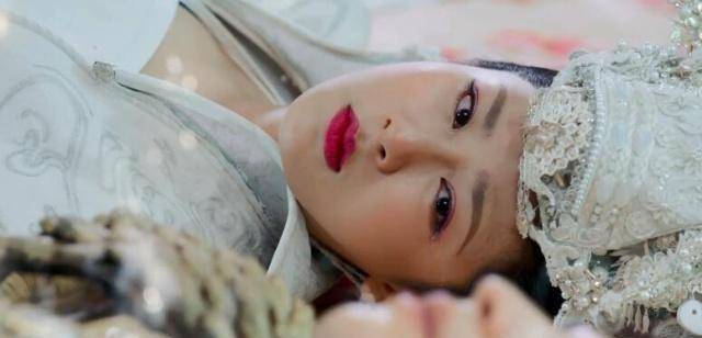 原创香蜜润玉逆天改命耗费一半仙寿救锦觅时为何流下一滴眼泪