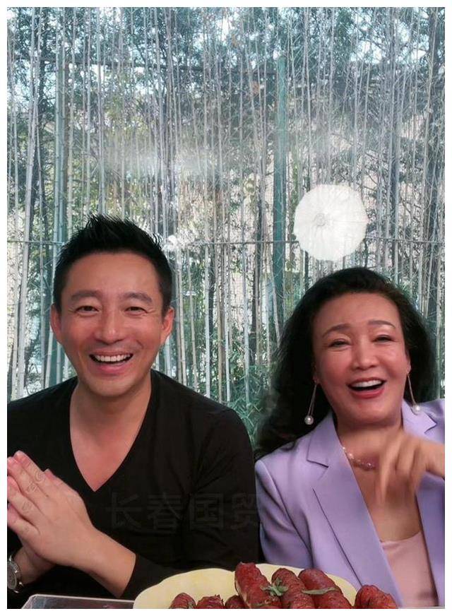 原创张兰大s家庭内的明星生活狗血真相藏在背后