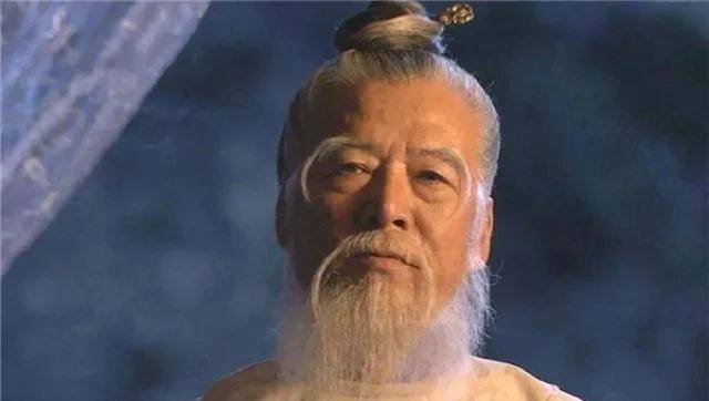 出道的李元霸震惊了朝野,首先他扬威晋阳宫金殿,也是他第1次和使鎏金