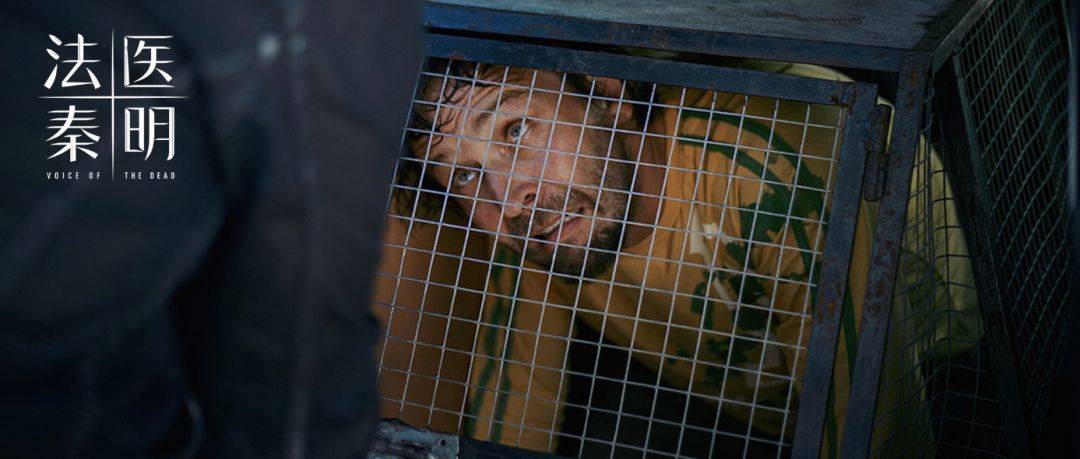 原创他把汽油泼在虐狗男的身上然后点燃了火柴银幕凶案