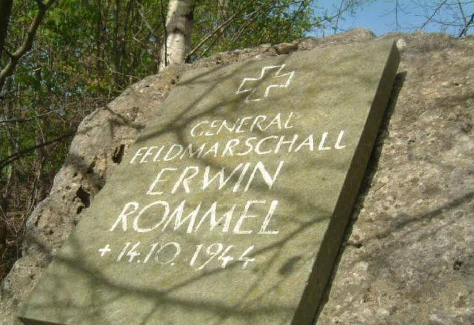 实拍沙漠之狐隆美尔墓地墓地简陋毫不起眼但鲜花常年开放