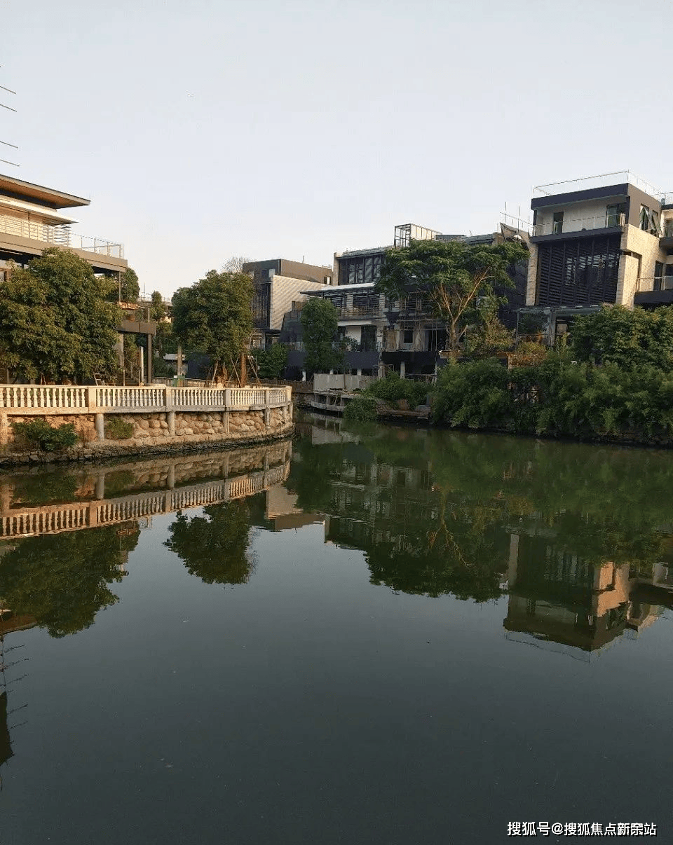 2024深圳王炸南山蓝楹湾别墅营销中心电话蓝楹湾价格户型配套