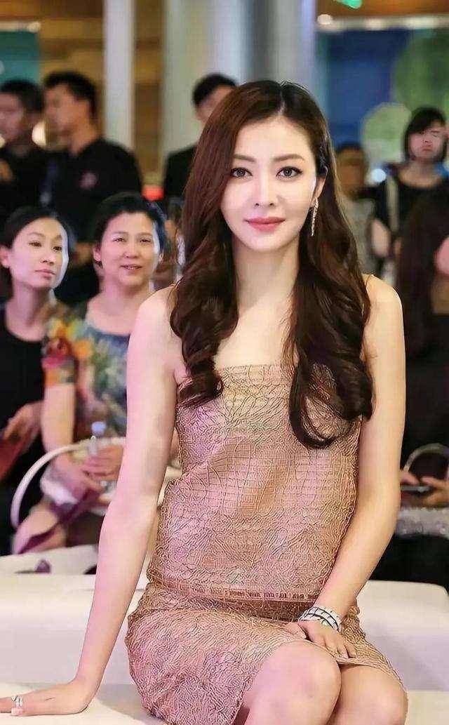 看完郭富城的情感史,不难理解他最后的选择