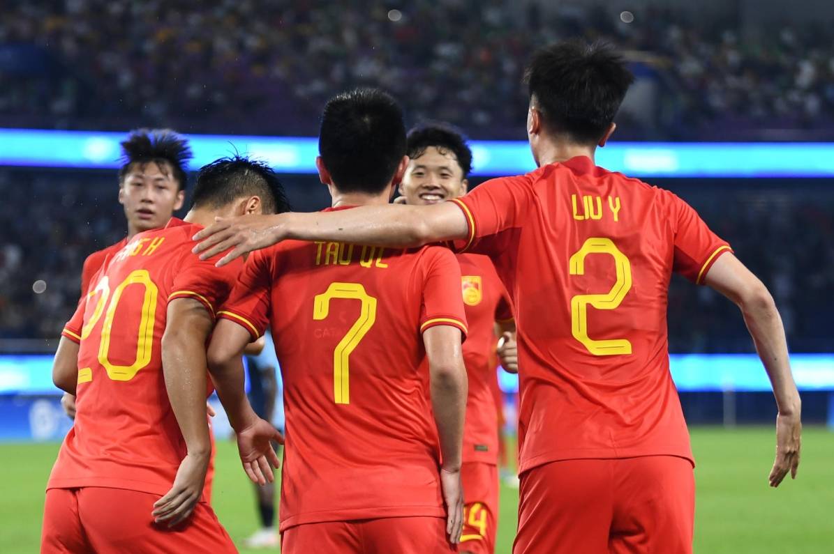 世界杯预选赛36强赛4轮比赛结束,国足取得2胜1平1负积7分的成绩,暂居c