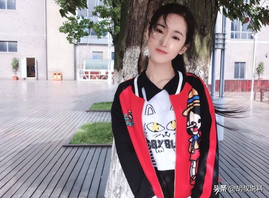 04结语:出道20年来,黄诗佳也才26岁.