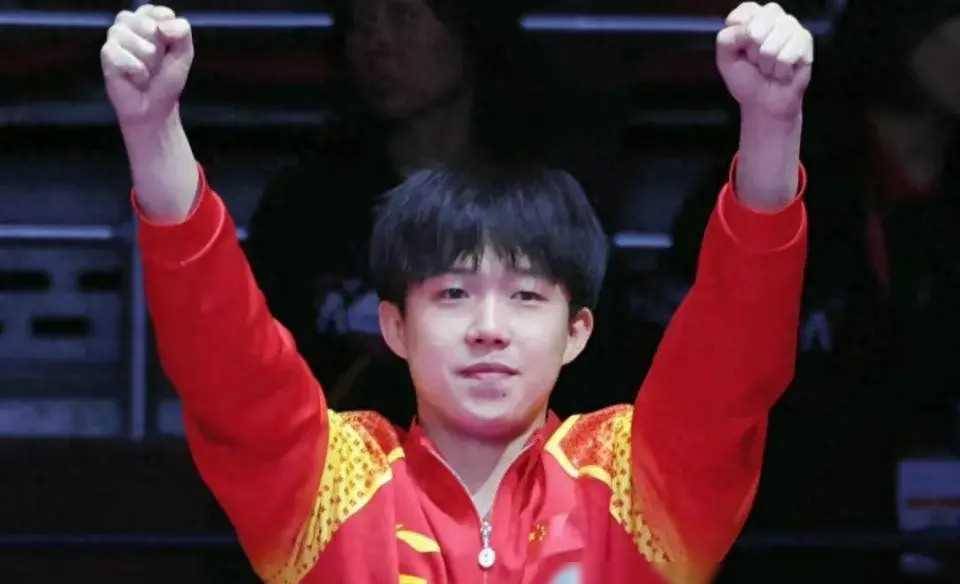 日媒日乒队员提议高薪挖走王楚钦教练称这位光头是国乒教父