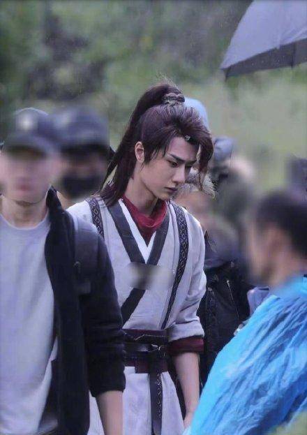 原创有匪路透照中王一博不再万年面瘫变身话痨上演反差萌