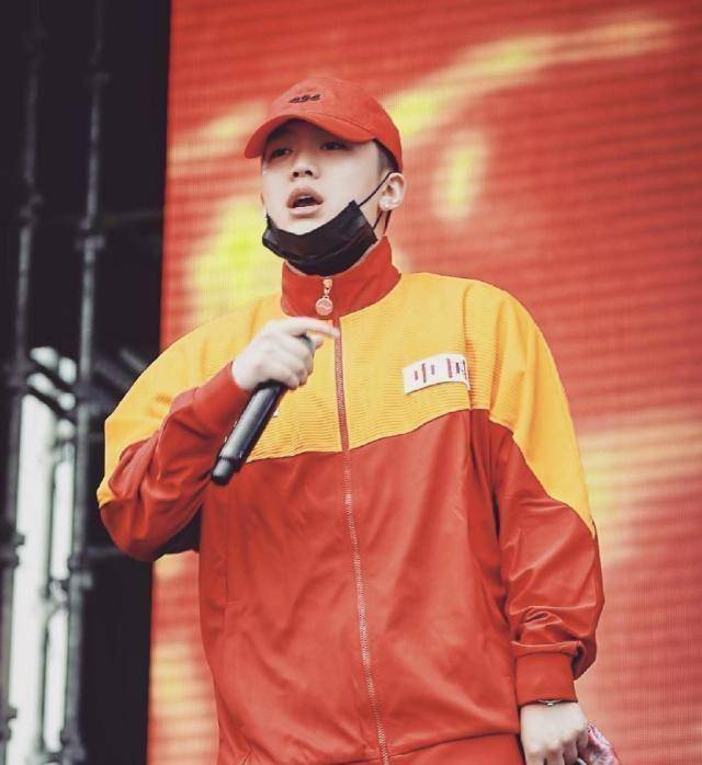 原创《有嘻哈》选手辉子发歌讽刺pgone,歌词直指夜宿门,被疑蹭热度