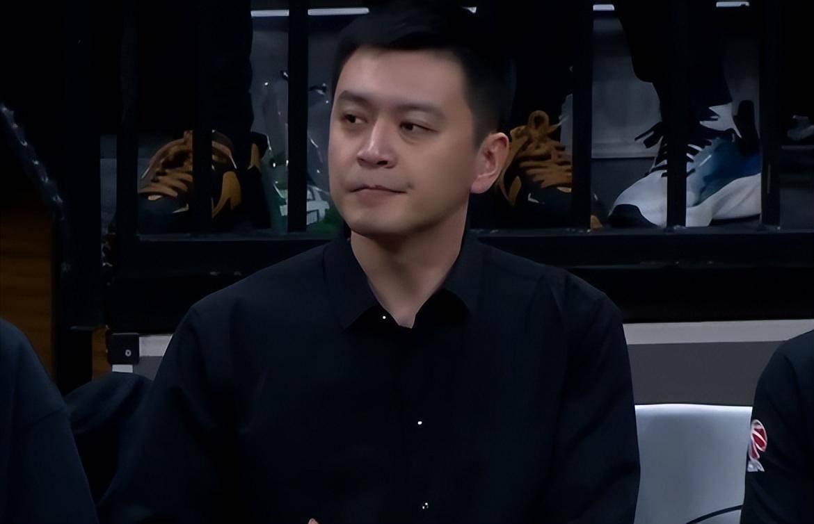 琼斯三分没得,赵继伟反击失误,李彦哲打破得分荒,再没得,辽篮反击继续