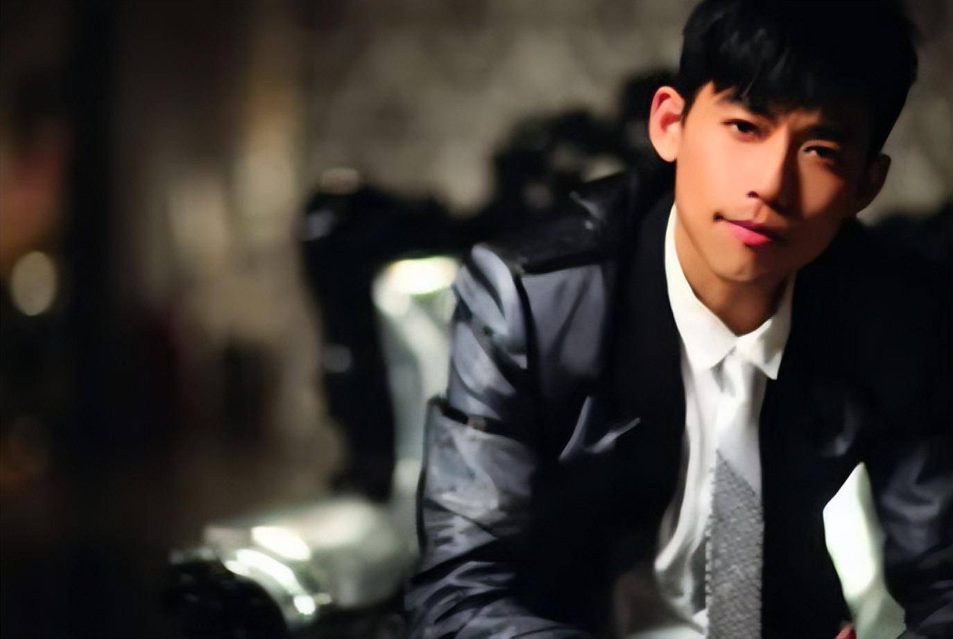 原创苏醒暴揍李炜12年后如今再看两人的处境究竟谁才是赢家