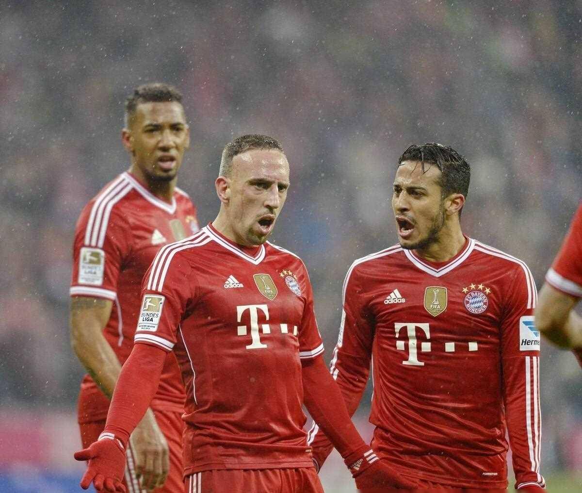 奖之争:c罗获奖引发争议的原因_莱昂内尔·梅西_拜仁慕尼黑队_进球