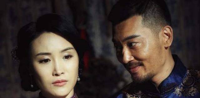 杨丙莲认为这完全就是压榨老百姓,可是又不能和自己丈夫对得干,于是她