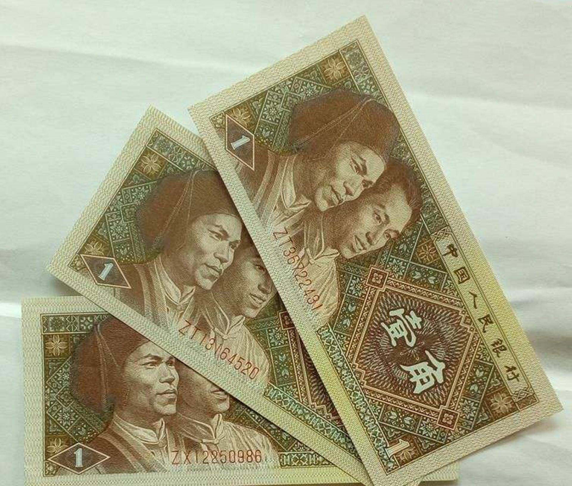 原创乡亲们凑70元供郑大清外出闯荡15年以后他带着1200万回报大家