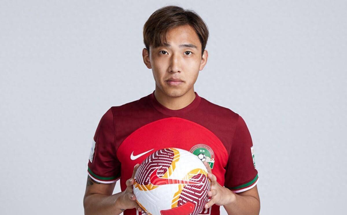 不过,在热身赛中,黄锐峰受伤,此次能否晋级第三轮存疑.