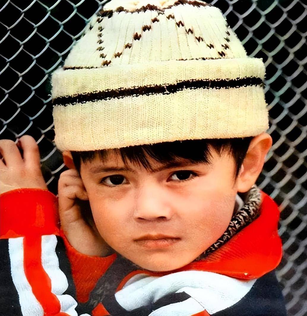 原创童星方超2岁成名18岁时因长得太矮没学可上48岁仍单身