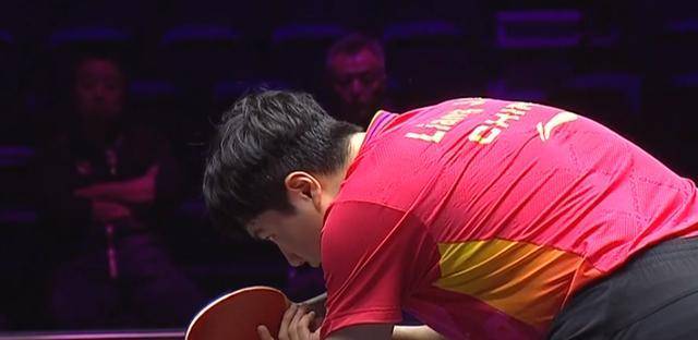 梁靖昆逆转连胜,惊险晋级男单16强_卡尔伯格_比赛_中国乒乓球队