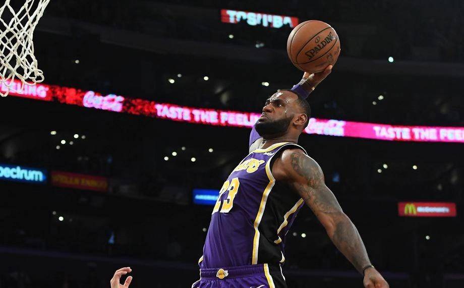 复出便被嘲笑,幸亏拿下三双且带队赢球,复出还有另一层深意_詹姆斯