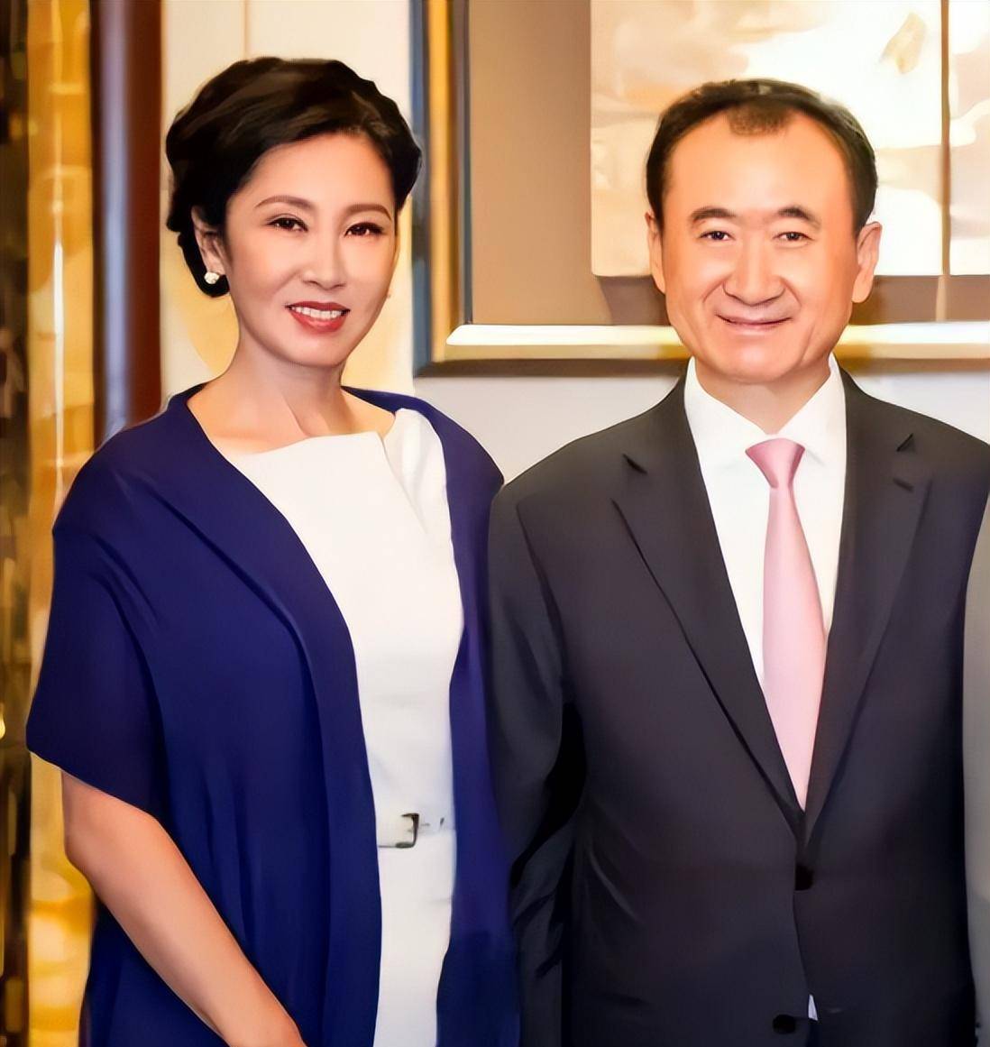 林宁:2年帮老公王健林还债2000亿,嫁不嫁首富,她都是豪门_万达_地产