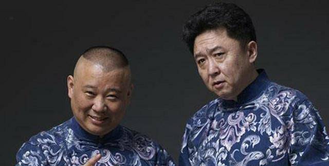 早年经历在学校里于谦跟着相声演员王世臣,罗荣寿,高凤山,赵世忠学习