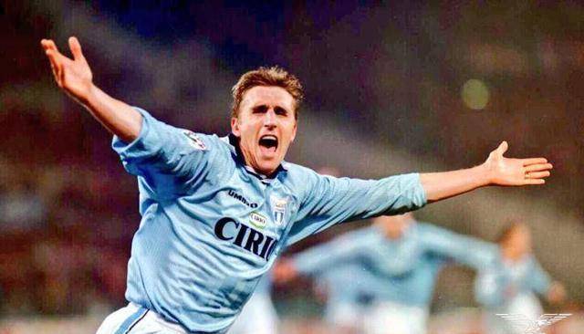 拉齐奥的博克西奇当过一个赛季的主力,38场15球可圈可点,但之后萨拉斯