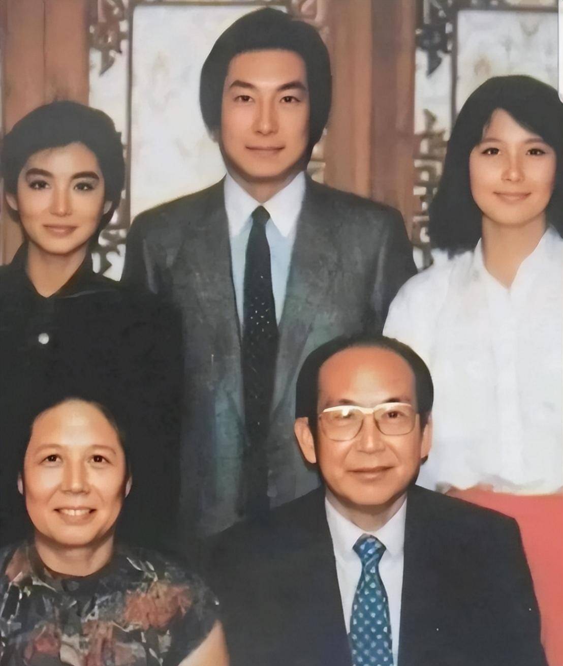 林青霞:成名后去山东农村寻亲,见到亲姐姐第一眼愣在原地_父母_女儿