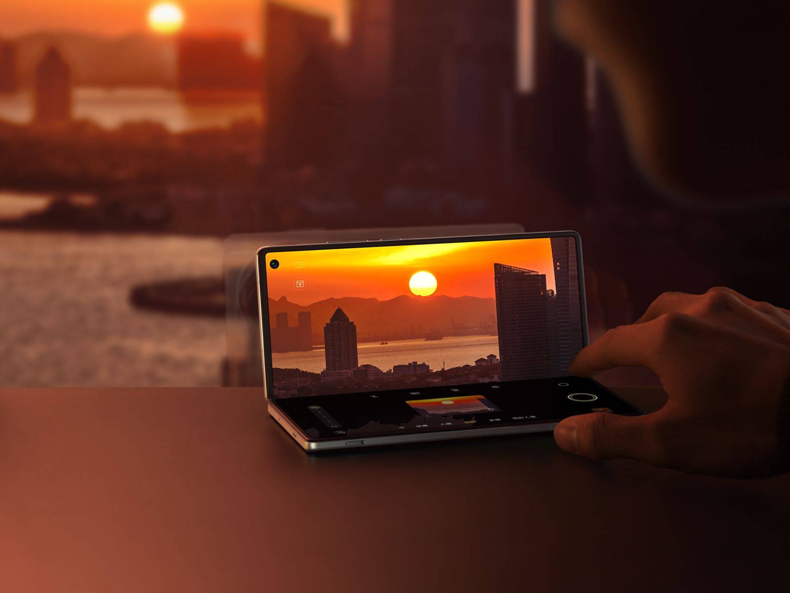 轻薄创纪录vivoxfold3系列旗舰折叠新品正式发布