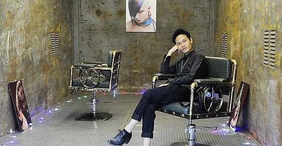原创葬爱家族创始人11岁出圈后被富婆看中如今怎么样了