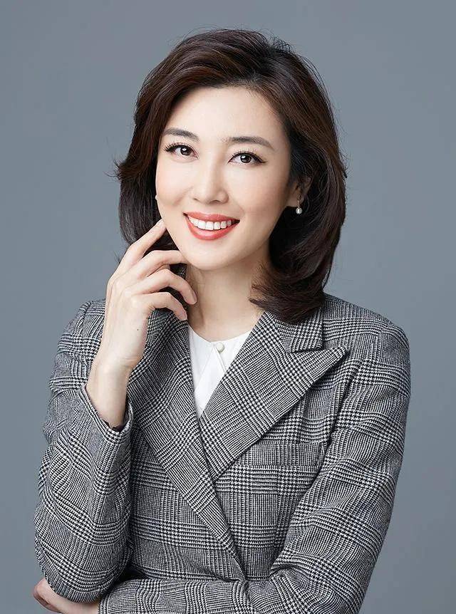 原创央视李红14岁辍学为上学做洗碗工如今成央视一姐逆袭成功