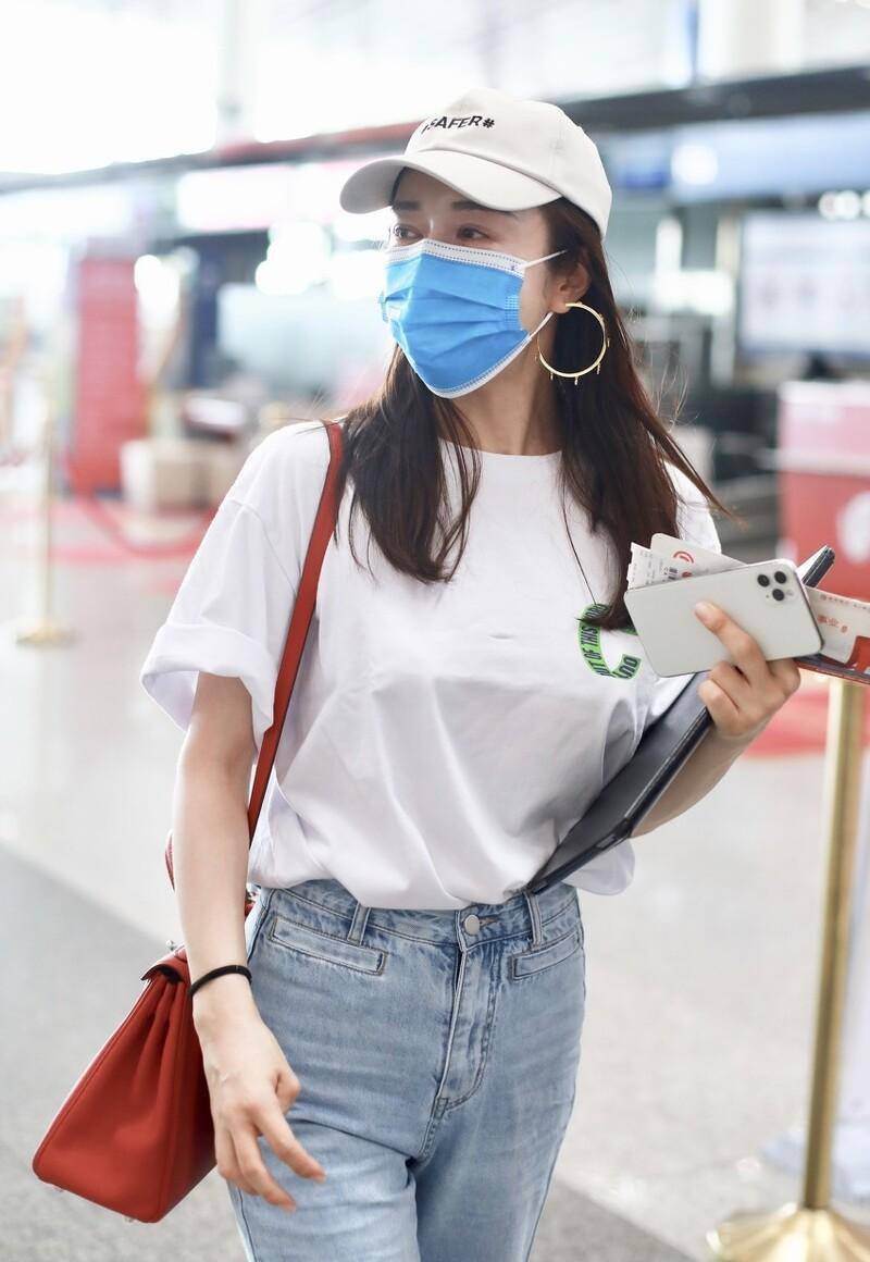 贾青借助李濛进入华策,后来成为华策一姐.