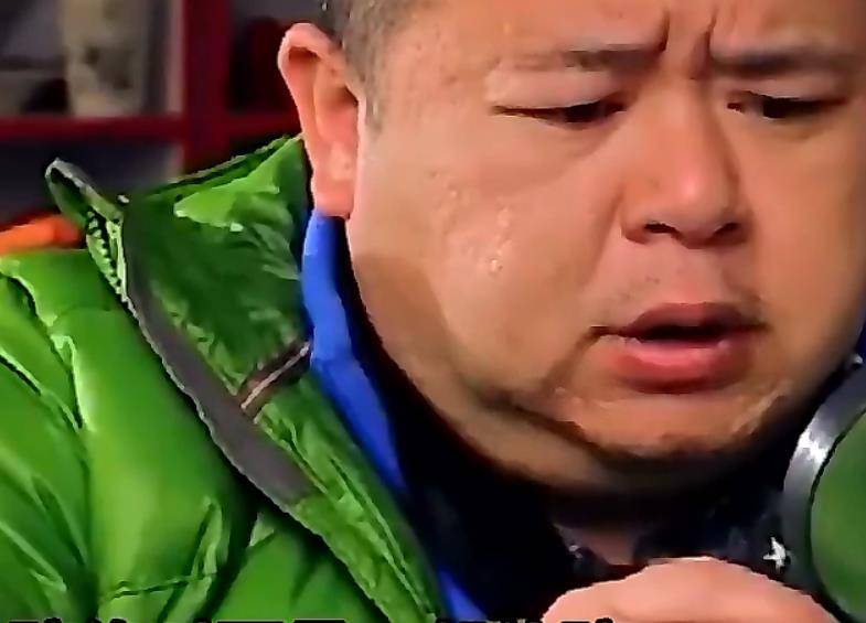 原创农妇带着家中咸菜碗鉴宝全场哄堂大笑专家下一个亿万富翁