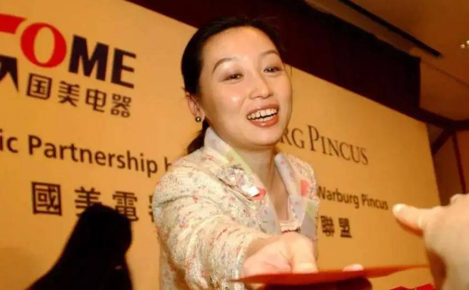 原创苦等丈夫12年2年还8亿债务营收3000亿铁娘子杜鹃有多厉害