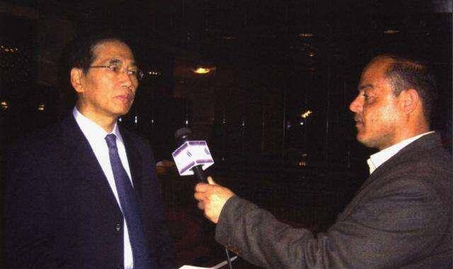 杨洪林大使接受阿拉伯国家电视台采访,宣读声明很快,萨利赫,兹巴里