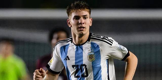 岁身高达一米八的球员,他和前皇马球员,巴西中场传奇卡卡技术特征相似