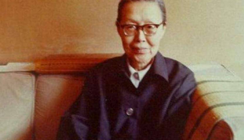 或许在张爱玲心里弟弟张子静早已不存在