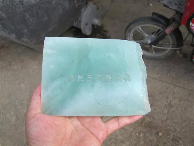 手工制作者"一夜暴富"背后的秘密揭秘!_张明_雕刻_玉石