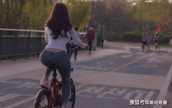 166厘米的小姐姐,体重120斤,以为是胖妞,没想到身材这么好_训练_健身