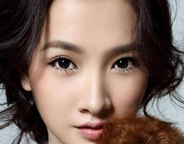 为了更好地成为丈夫的贤内助,潘禹彤慢慢淡出了娱乐圈,专心照顾家庭.