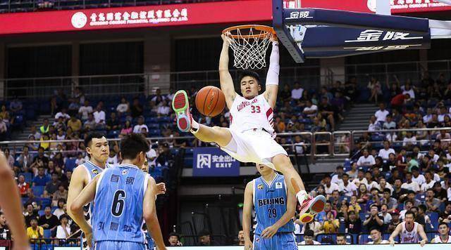 扣篮王连续6场无缘出场,遭少帅弃用,离队进入倒计时_翟逸_山西男篮
