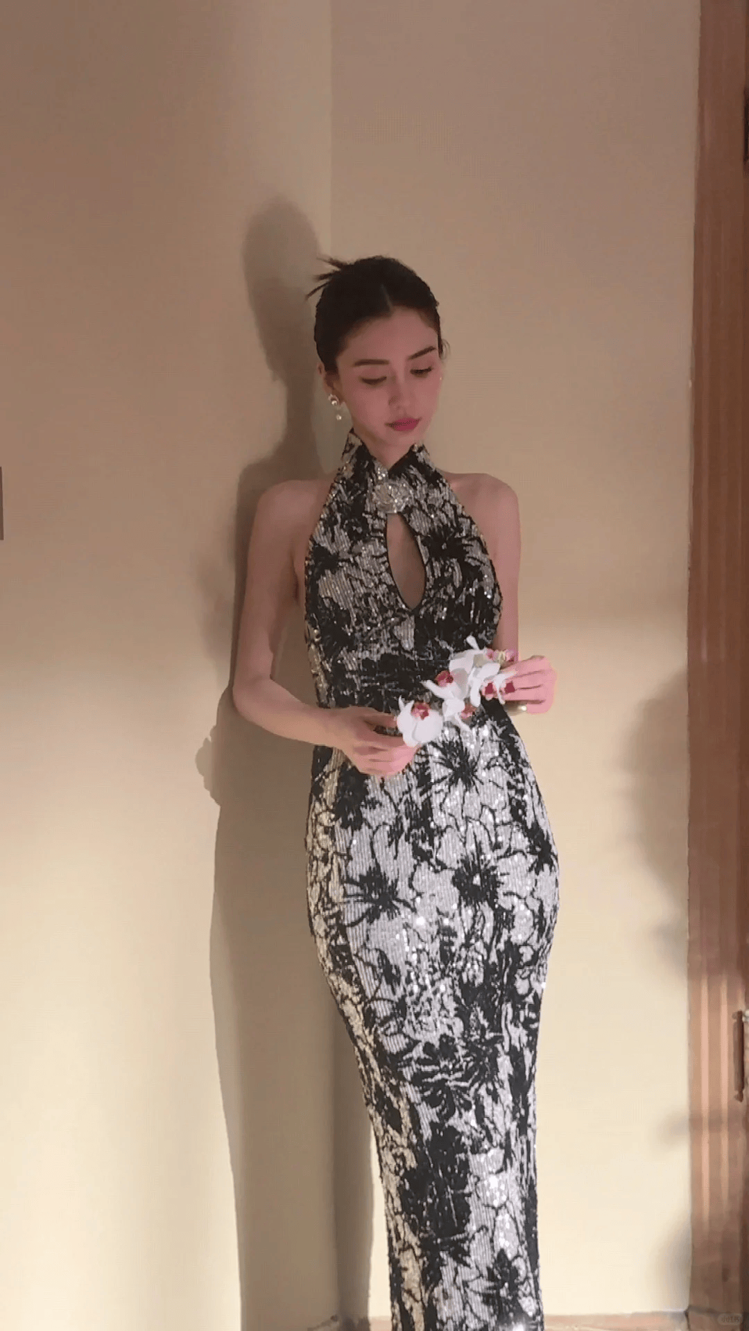 杨颖高调复出,面子碎一地,咖位降级与杨超越同座_杨幂_网友_事件