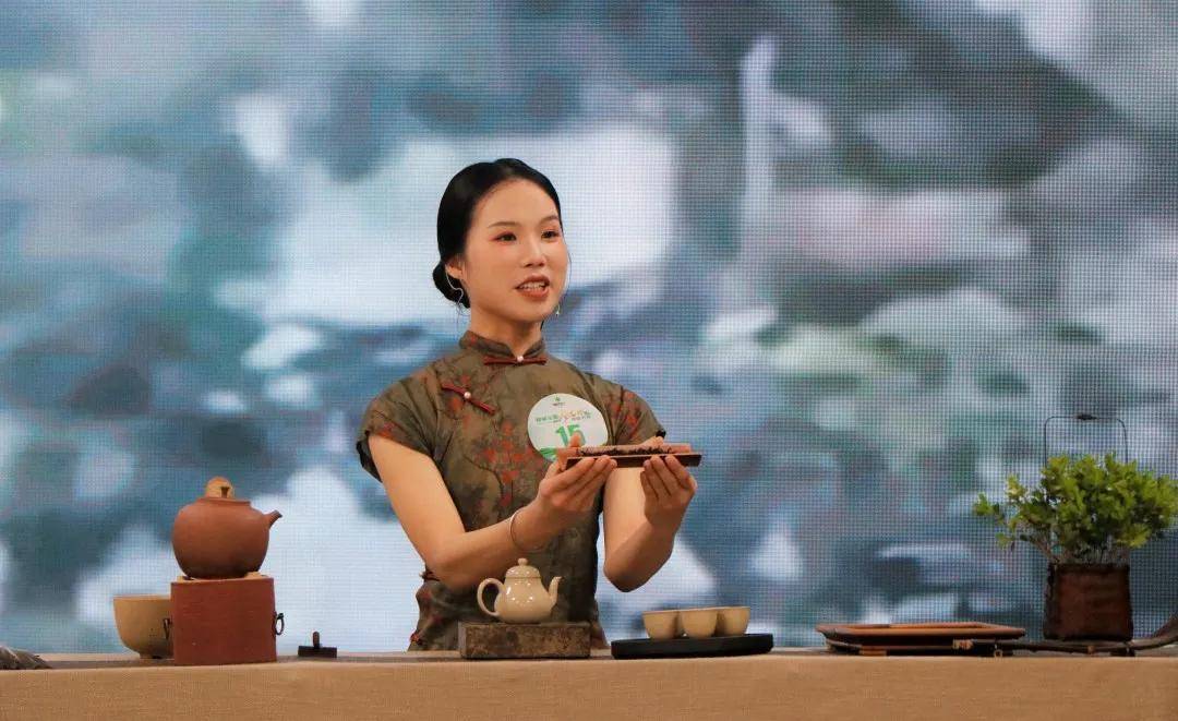 首届全国茶艺师技能大赛广西预选赛在广西科技商贸高级技工学校成功