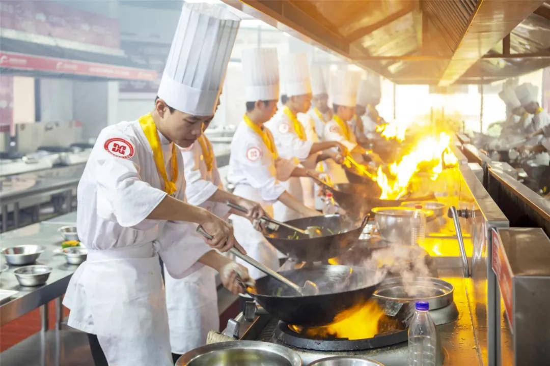 烹饪专业课堂标准流程掌握烹饪真技术收获高薪好未来