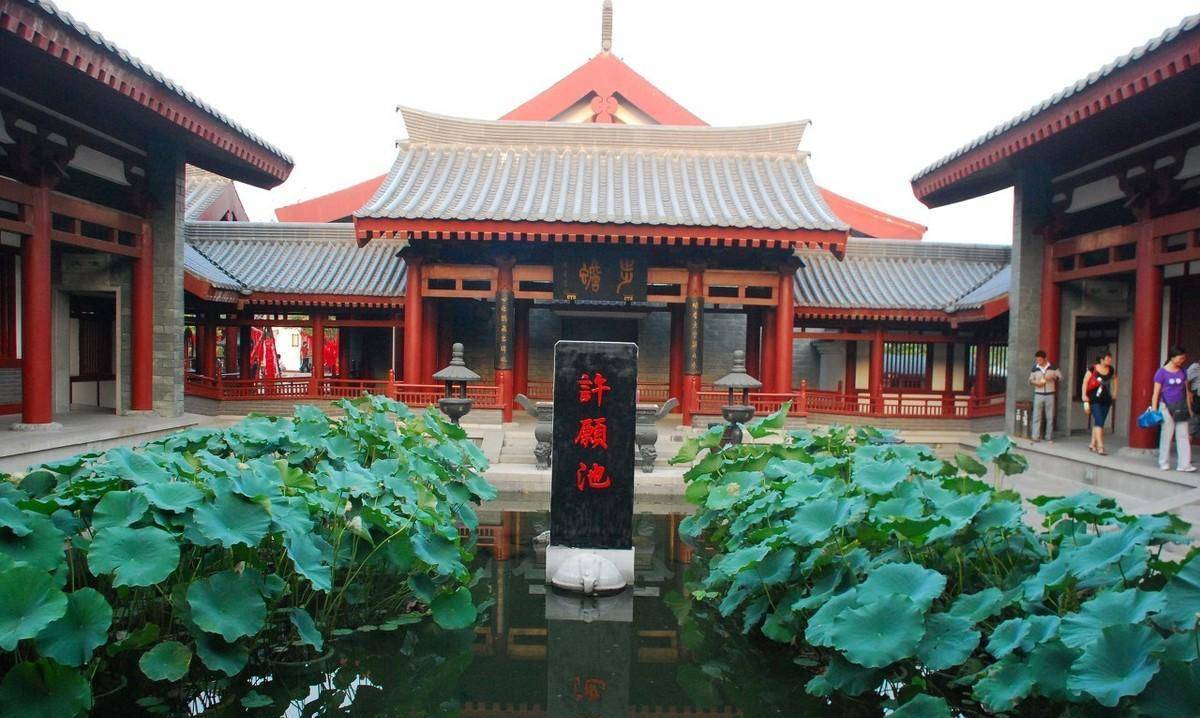 看长安十二时辰了解唐朝观赏植物崇尚牡丹柳枝审美文化