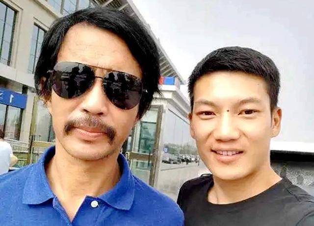 原创跌下神坛的大师沈巍头发理了胡子刮了西装革履仙气全无