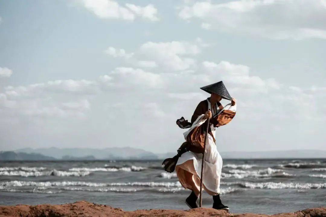 《幸福教师五项修禅》一书里有这样一个故事:一个