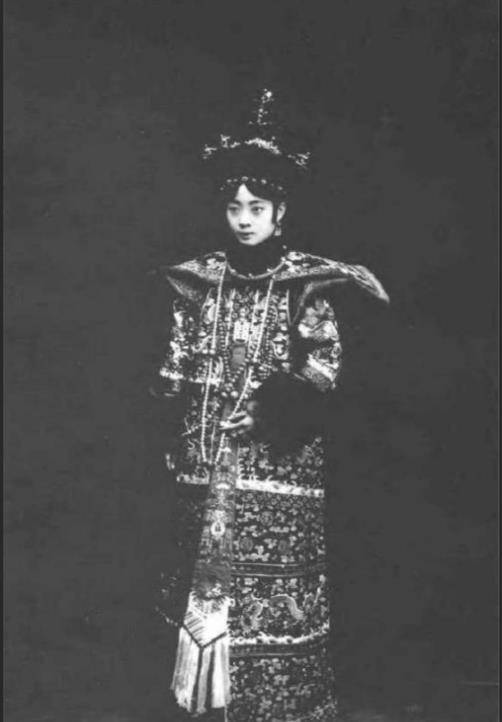 原创清朝淑妃傅玉芳享尽皇帝恩宠却与溥仪离婚当女工嫁退伍军人