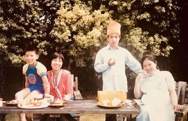 顾城:斧头杀妻,三人同居,童话诗人的残暴与荒诞_生活_谢烨_英儿