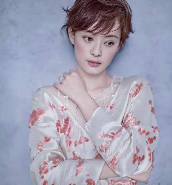 原创孙俪高情商晒姐妹照同父异母妹妹跟她像极了同款眉毛眼睛鼻梁