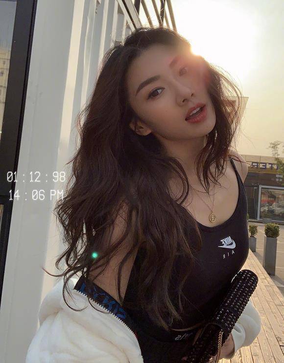 原创苗苗被爆与郑恺未婚先孕后前女友程晓玥5字发文尽显格局大气