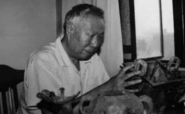 原创盗墓界两位扛把子一个无奈牢底坐穿一个摇身一变却成专家